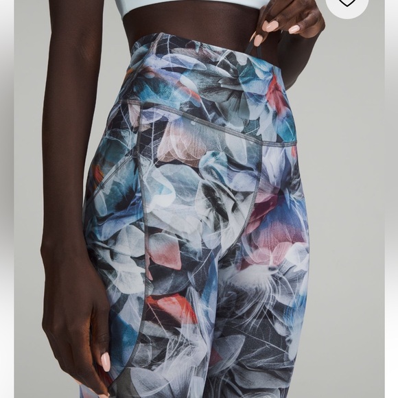 lululemon fast and free high rise tights 25” pockets size 2 - Picture 3 of 3